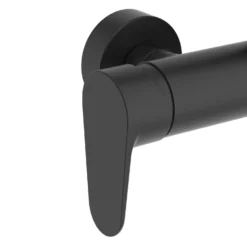 Ideal Standard Alu+ Duschsystem Mit Ceraflow Brausethermostat, 2 Ablagen, 2-Funktions-Handbrause Und 2-Funktions-Kopfbrause